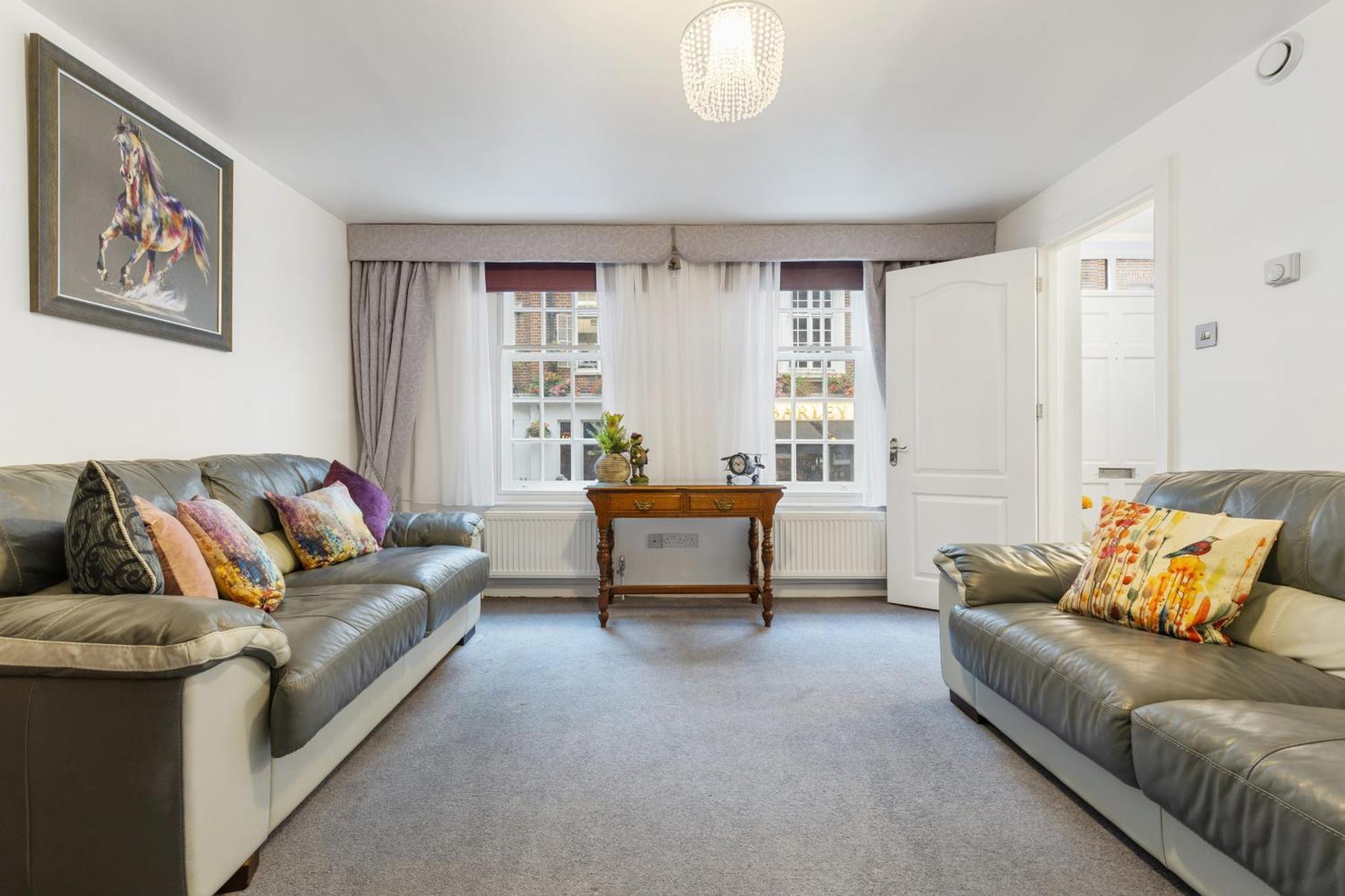 Westminster Classic Massionette Apartament Londra